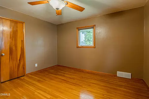 418 N 18th St, Bismarck, ND 58501 photo 20
