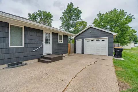 418 N 18th St, Bismarck, ND 58501 photo 40