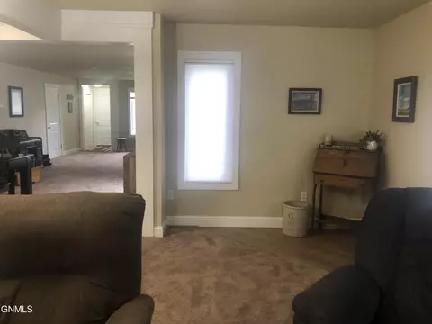 513 3rd Ave E, Williston, ND 58801 photo 37