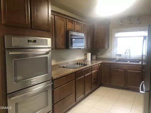513 3rd Ave E, Williston, ND 58801 photo 9