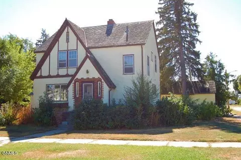 403 4th St SE, Sidney, MT 59270
