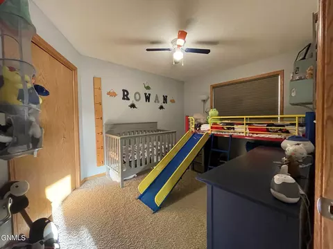 2905 Plainview Dr SE, Mandan, ND 58554 photo 11