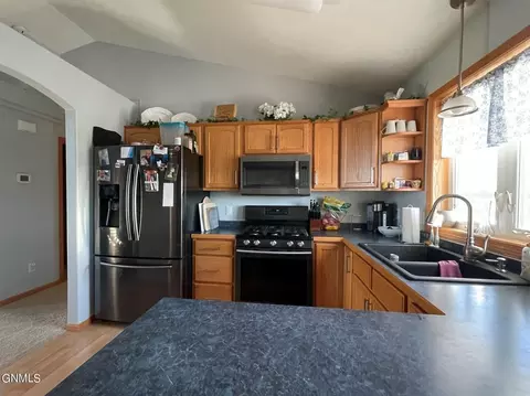 2905 Plainview Dr SE, Mandan, ND 58554 photo 16
