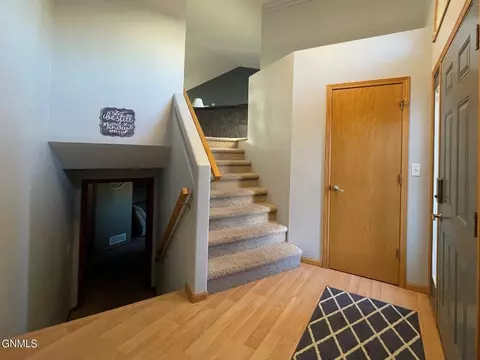 2905 Plainview Dr SE, Mandan, ND 58554 photo 7