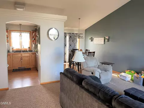 2905 Plainview Dr SE, Mandan, ND 58554 photo 15