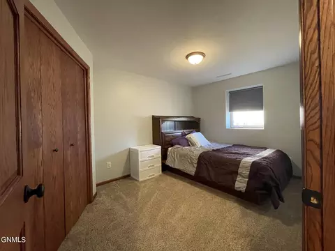 2905 Plainview Dr SE, Mandan, ND 58554 photo 26