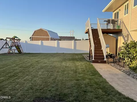 2905 Plainview Dr SE, Mandan, ND 58554 photo 41