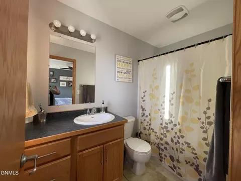 2905 Plainview Dr SE, Mandan, ND 58554 photo 10