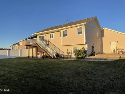 2905 Plainview Dr SE, Mandan, ND 58554 photo 38