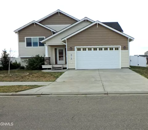 3713 Rocky Wagon St, Williston, ND 58801 photo 1