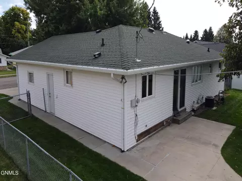 2040 3rd St N, Bismarck, ND 58501 photo 44