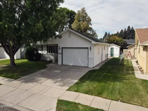 2040 3rd St N, Bismarck, ND 58501 photo 36
