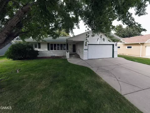 2040 3rd St N, Bismarck, ND 58501 photo 45
