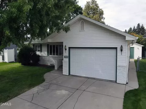 2040 3rd St N, Bismarck, ND 58501 photo 34