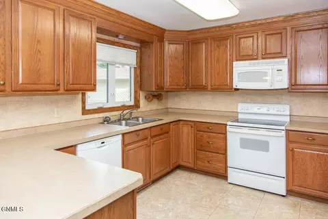 2040 3rd St N, Bismarck, ND 58501 photo 8
