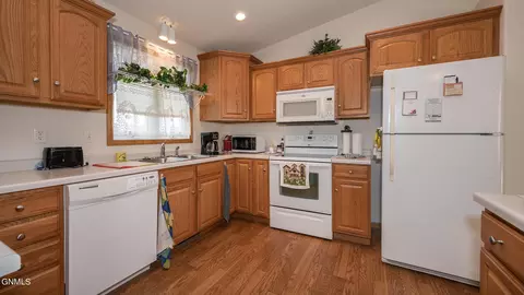 136 Lewis Rd, Lincoln, ND 58504 photo 7