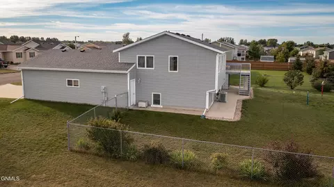 136 Lewis Rd, Lincoln, ND 58504 photo 4