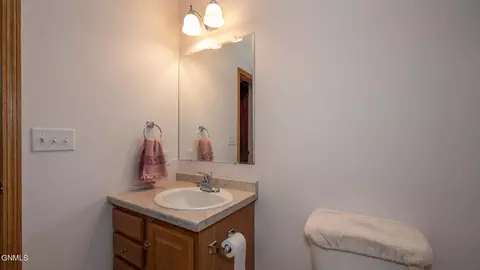 136 Lewis Rd, Lincoln, ND 58504 photo 24