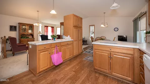 136 Lewis Rd, Lincoln, ND 58504 photo 8