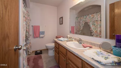 136 Lewis Rd, Lincoln, ND 58504 photo 17