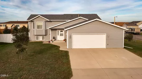 136 Lewis Rd, Lincoln, ND 58504 photo 1