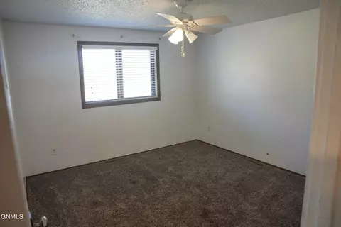 752 Stroh Dr, Killdeer, ND 58640 photo 15
