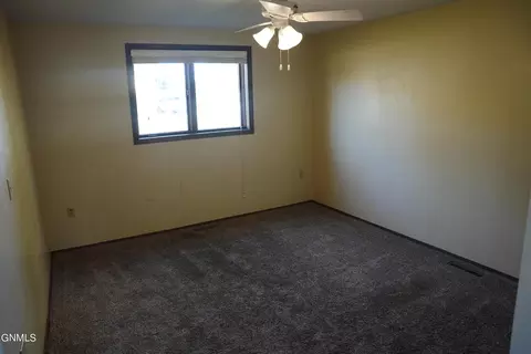 752 Stroh Dr, Killdeer, ND 58640 photo 22
