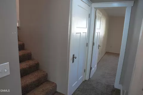 752 Stroh Dr, Killdeer, ND 58640 photo 21