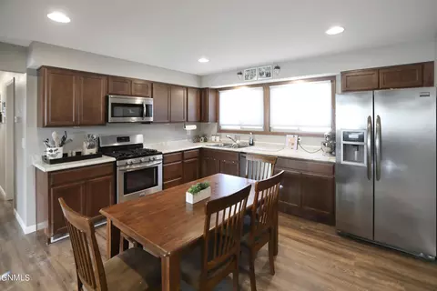 1224 13th Ave W, Williston, ND 58801 photo 7