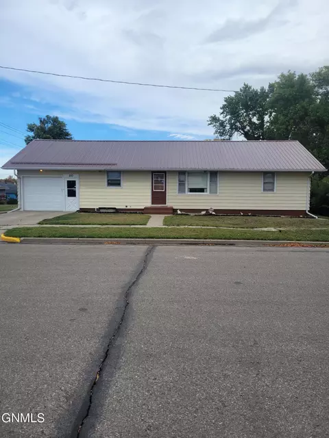 210 2nd St NW, Ashley, ND 58413 photo 1