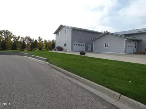 99 Custer Dr, Lincoln, ND 58504 photo 57