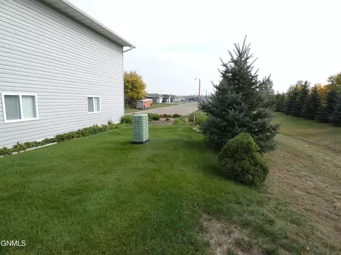 99 Custer Dr, Lincoln, ND 58504 photo 51