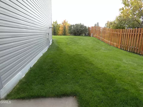 99 Custer Dr, Lincoln, ND 58504 photo 49