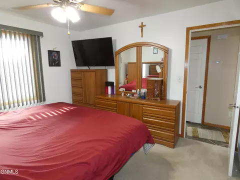99 Custer Dr, Lincoln, ND 58504 photo 14