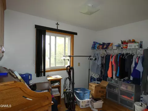 99 Custer Dr, Lincoln, ND 58504 photo 16