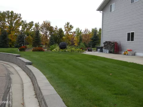 99 Custer Dr, Lincoln, ND 58504 photo 69