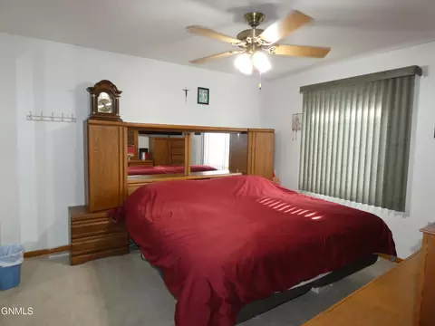 99 Custer Dr, Lincoln, ND 58504 photo 12