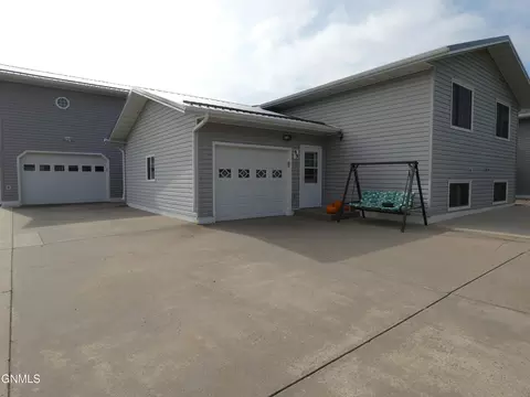 99 Custer Dr, Lincoln, ND 58504 photo 65