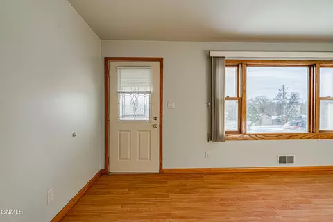 932 Summit Blvd, Bismarck, ND 58504 photo 6