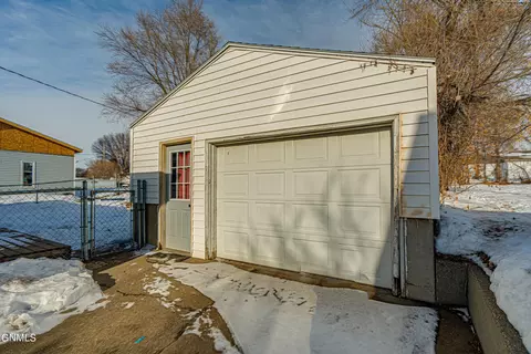 932 Summit Blvd, Bismarck, ND 58504 photo 48