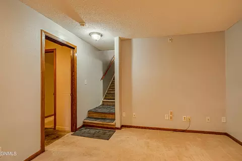 932 Summit Blvd, Bismarck, ND 58504 photo 26