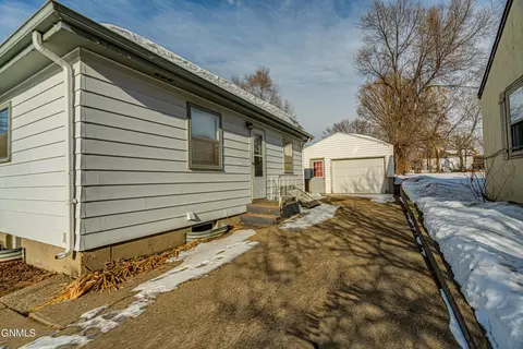 932 Summit Blvd, Bismarck, ND 58504 photo 47