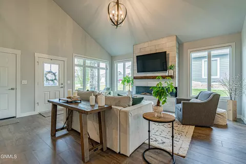 1408 Community Lp, Bismarck, ND 58503 photo 10
