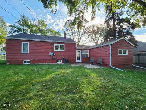 1204 3rd St N, Bismarck, ND 58501 photo 15