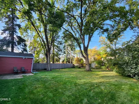 1204 3rd St N, Bismarck, ND 58501 photo 17