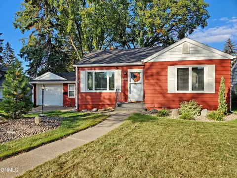 1204 3rd St N, Bismarck, ND 58501 photo 1