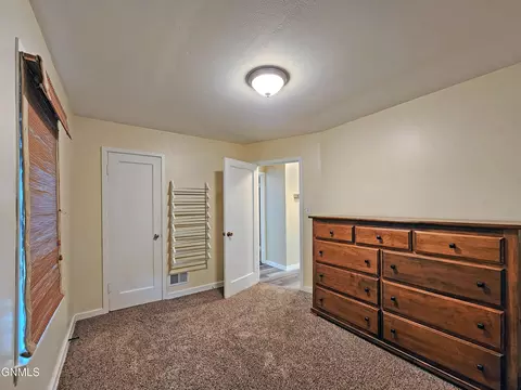 1204 3rd St N, Bismarck, ND 58501 photo 8