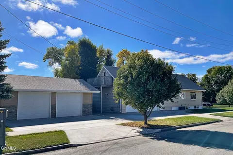 824 1st Ave W, Williston, ND 58801 photo 7