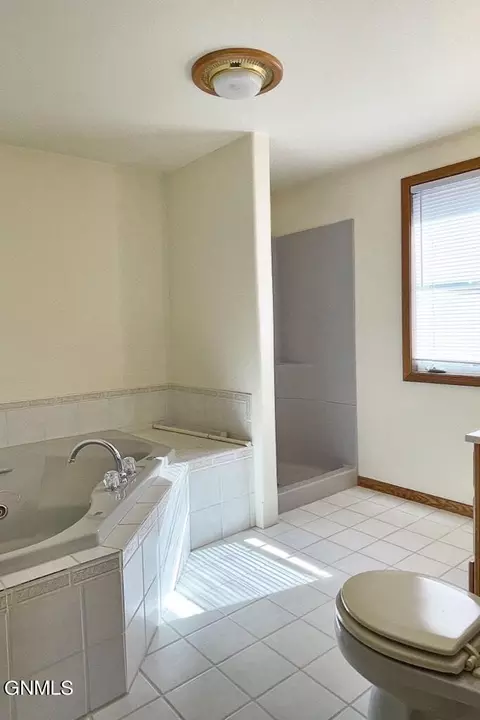 824 1st Ave W, Williston, ND 58801 photo 30