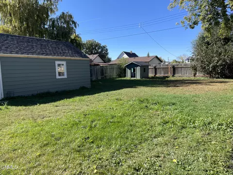 711 3rd Ave W, Williston, ND 58801 photo 38